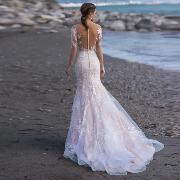 Elegant And Luxury V-Neck Lace Appliques Long Sleeves BeachTulle Wedding Dress - Image 2